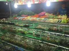 -覃记海鲜美食餐厅