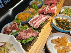 -明洞阿姨·韩式酱蟹烤肉·创意料理(三元桥店)