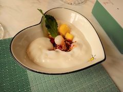 玛格丽特水果酸奶-蜜桃花开·中西融合菜E&W(南长街店)