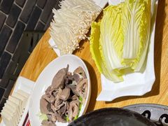 -茸梅路右拐龙虾-农家菜(松江店)