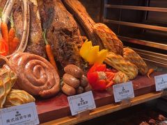 -雍容荟帝王蟹活龙虾展台自助(IFS黑金店)
