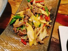 酸木瓜炒牛肉-紫滇源云南生态菜(丹凤街店)