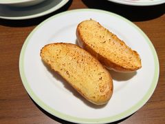 蒜香烤面包-萨莉亚意式餐厅(南京环亚凯瑟琳广场店)