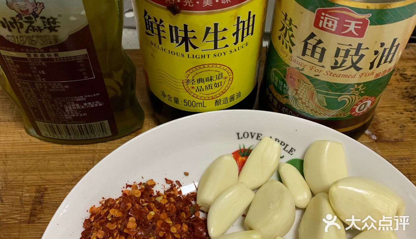 炎炎夏日带来一剂凉爽，当然必备凉拌金针菇