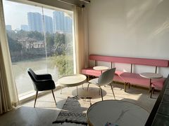 靠窗位-爱上甜蜜蜜(田盛街店)