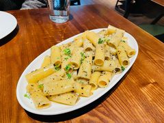 意大利粗型管状面配黑松露汁-Bistro 63 创意融合料理(广粤天地店)