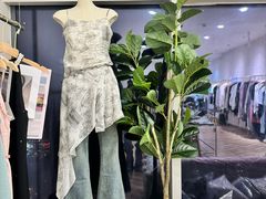 -眷顾自助服装工作室(中南金石国际广场A座店)