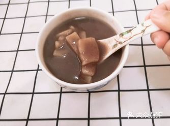 年糕红豆沙，綿甜的红豆沙里裹着一块块软糯的年糕