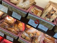 -红宝石·鲜奶小方·海派西点房(金杨店)