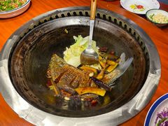 -鱼窝棚柴火铁锅炖(富山屯店)