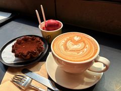 拿铁咖啡-PAIN CHAUD 百丘(静安久光店)