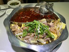 招牌牛杂鸳鸯麻辣锅-老王全牛宴·鲜牛肉牛杂火锅(总店)