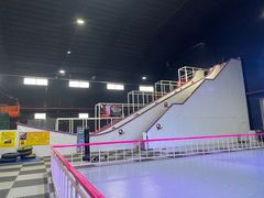 -嘿哟动霸CHUA·新潮玩运动娱乐中心·蹦床滑冰团建乐园