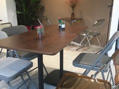 -Fridi Patisserie Cafe