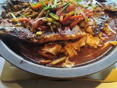 -鸣记脆皮烤鱼·海鲜烤鱼(三八广场店)