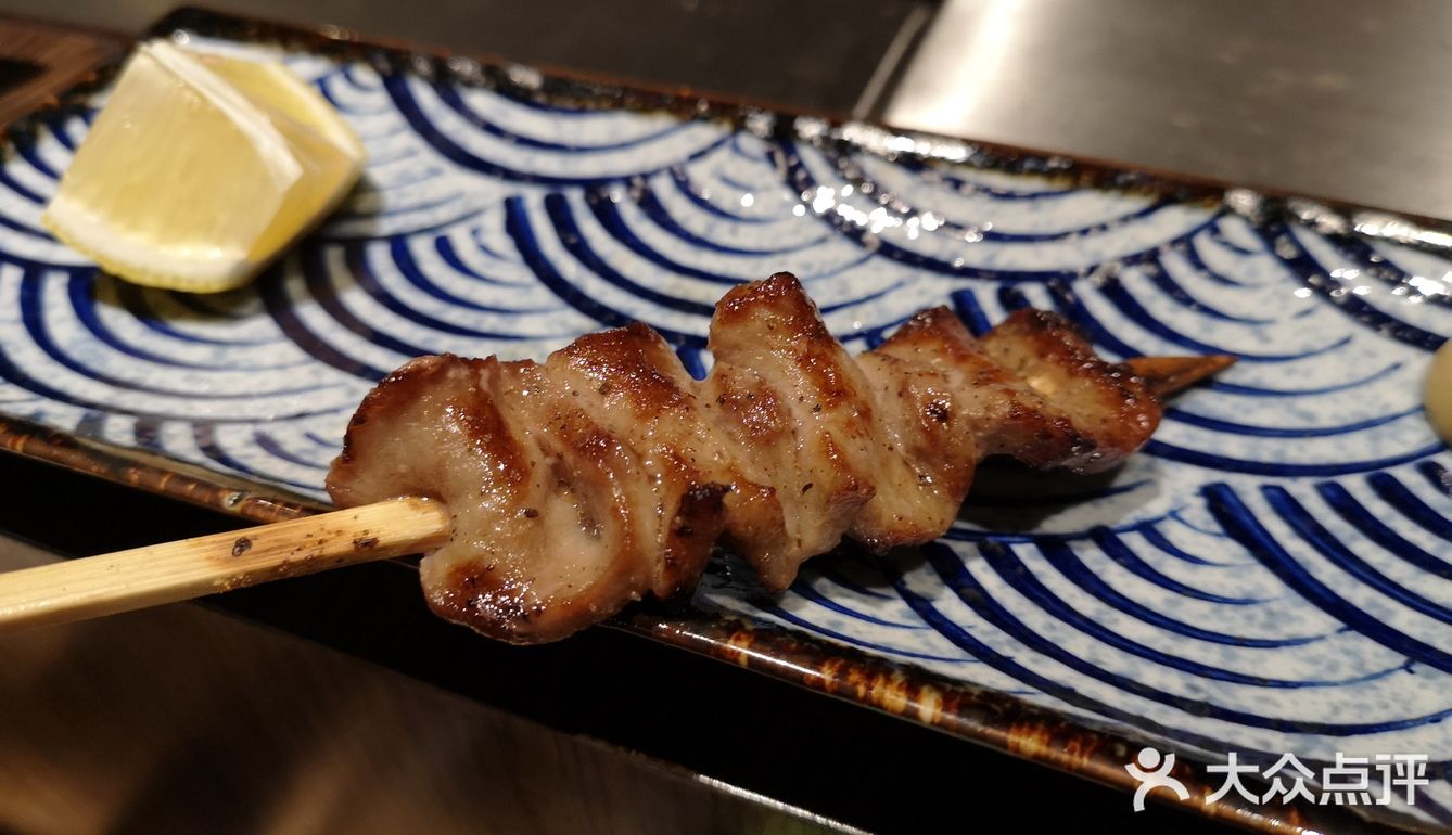 店的位置非常好找，就在小小意大利格力，路边很多停车位