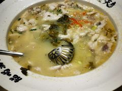 -严记小天府酸菜鱼(西四路店)