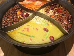 -白乐天毛肚火锅馆(解放碑店)