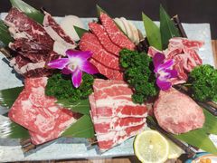 黑牛六拼-明洞阿姨·韩式酱蟹烤肉·创意料理(三元桥店)