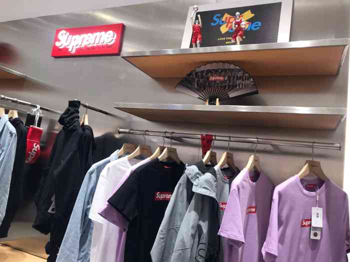 supreme"近几年大火的美国纽约潮牌supreme专-大众点评移动版