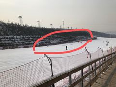 -采薇庄园四季滑雪场