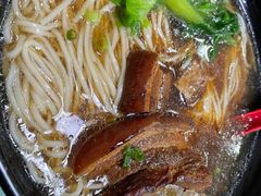 上海阿婆焖肉面-食惠里小笼包面馆(越秀店)