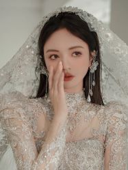-艾米丽婚纱礼服