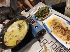 -霄汉牛三鲜湖北砂锅菜(万松园2店)