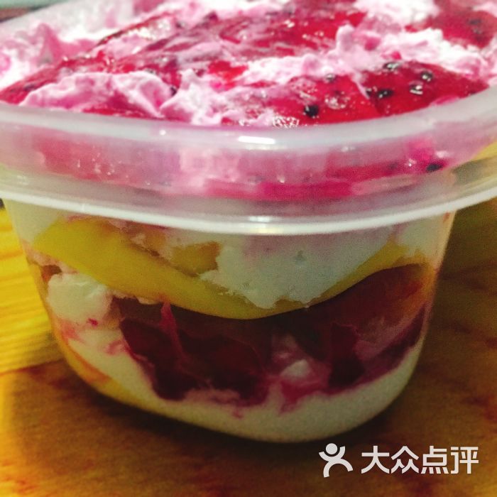 火龙果千层盒子蛋糕