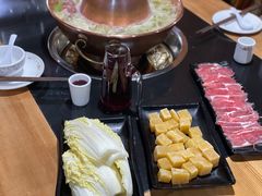 -果松木炭酸菜铜火锅·外婆参鸡汤