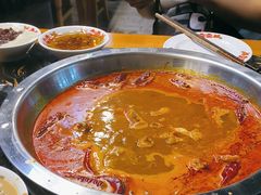-憨孃孃·重庆老火锅(红山黑金店)