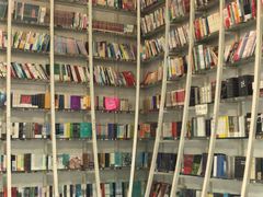 -钟书阁(松江泰晤士小镇店)