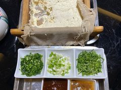 -东口码头·烧鸽子·鱼头泡饼·地方菜(金鹰悦城店)