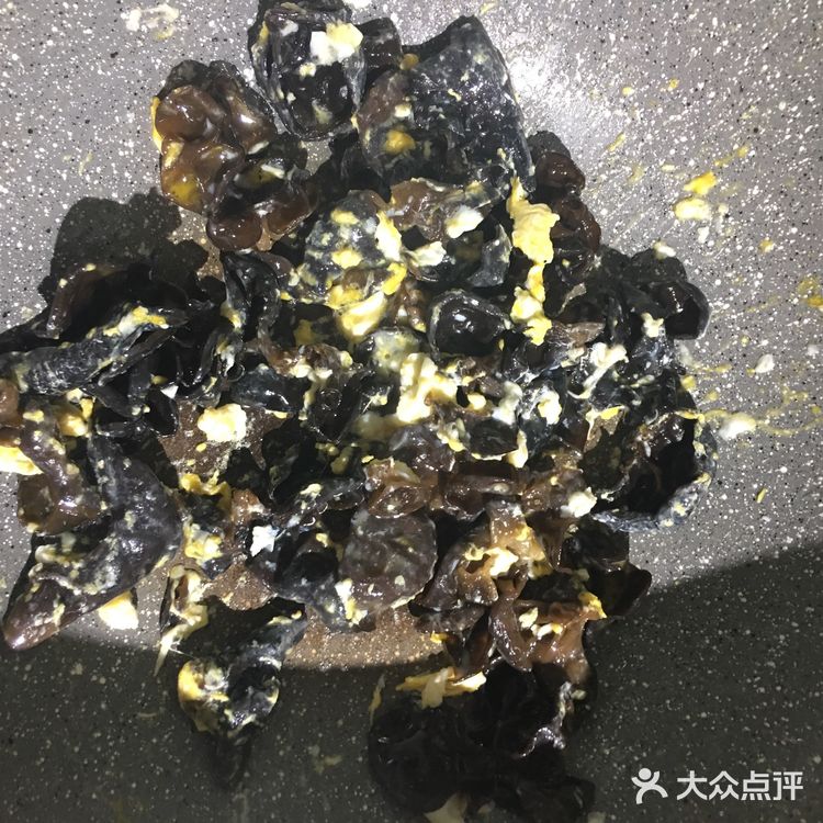 鬼怪👹#开胃#菜谱系列：柴鸡蛋炒木耳。