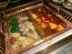 -老牌坊云南鱼豆花火锅(哈西万达店)