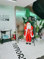 -LESSMORE科技头皮理容中心