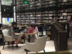 -钟书阁(群光广场店)