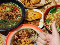 -爆炸头阿姨小四川正宗川味小吃(无任何分店)
