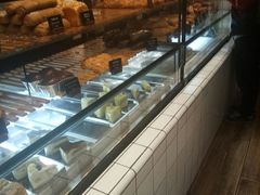 面包甜点陈列柜-81BAKERY(大学路店)