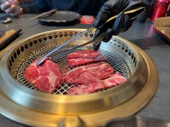 -铭牛烧肉·和牛海鲜自助(高新月牙湖店)