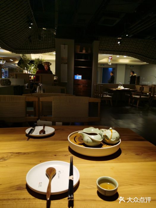 云水瑶意境云南菜餐厅(大悦城店)餐具摆设图片