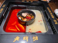 -老牌坊云南鱼豆花火锅(哈西万达店)