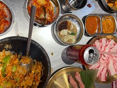 -哈哈碳都·牛肋条无限自助烤肉(台江万达店)