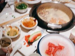 -三人行骨头王火锅(长寿店)