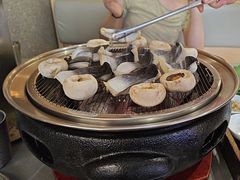 -围炉肉舍•炭烤活鳗•丹东海鲜烤肉(步行街店)