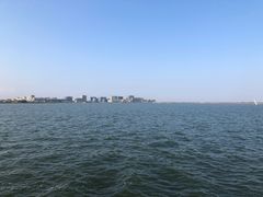 -上海滴水湖皇冠假日酒店