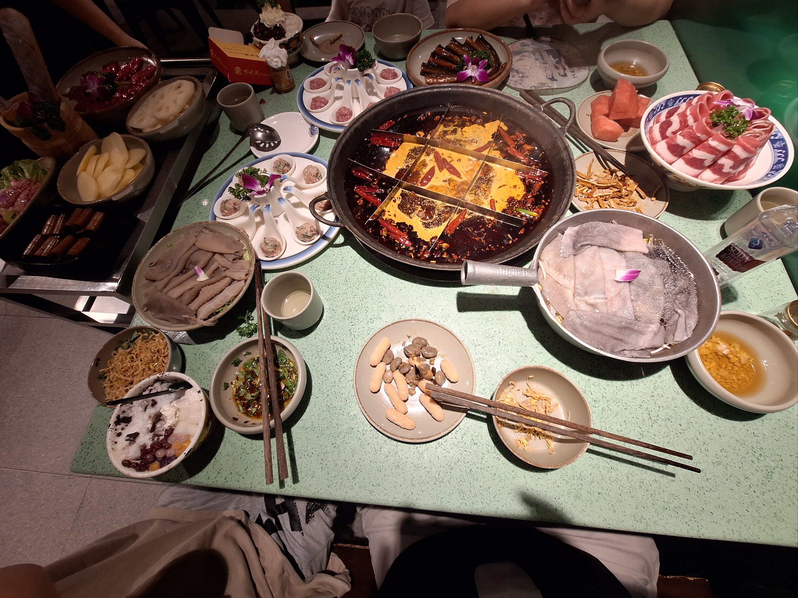乡水源火锅地道重庆味,特别是鳝鱼和手打虾