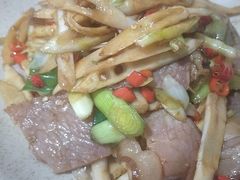 腊肉炒山笋-业华湘·特色菜