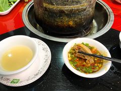 -南渝食府.墨脱石锅松茸鸡
