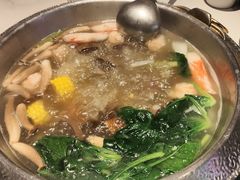 -左庭右院鲜牛肉火锅(金山万达店)